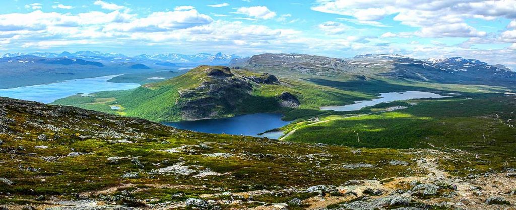 Vista para o Lago Kilpisjarvi, na Lapónia Finlandesa.