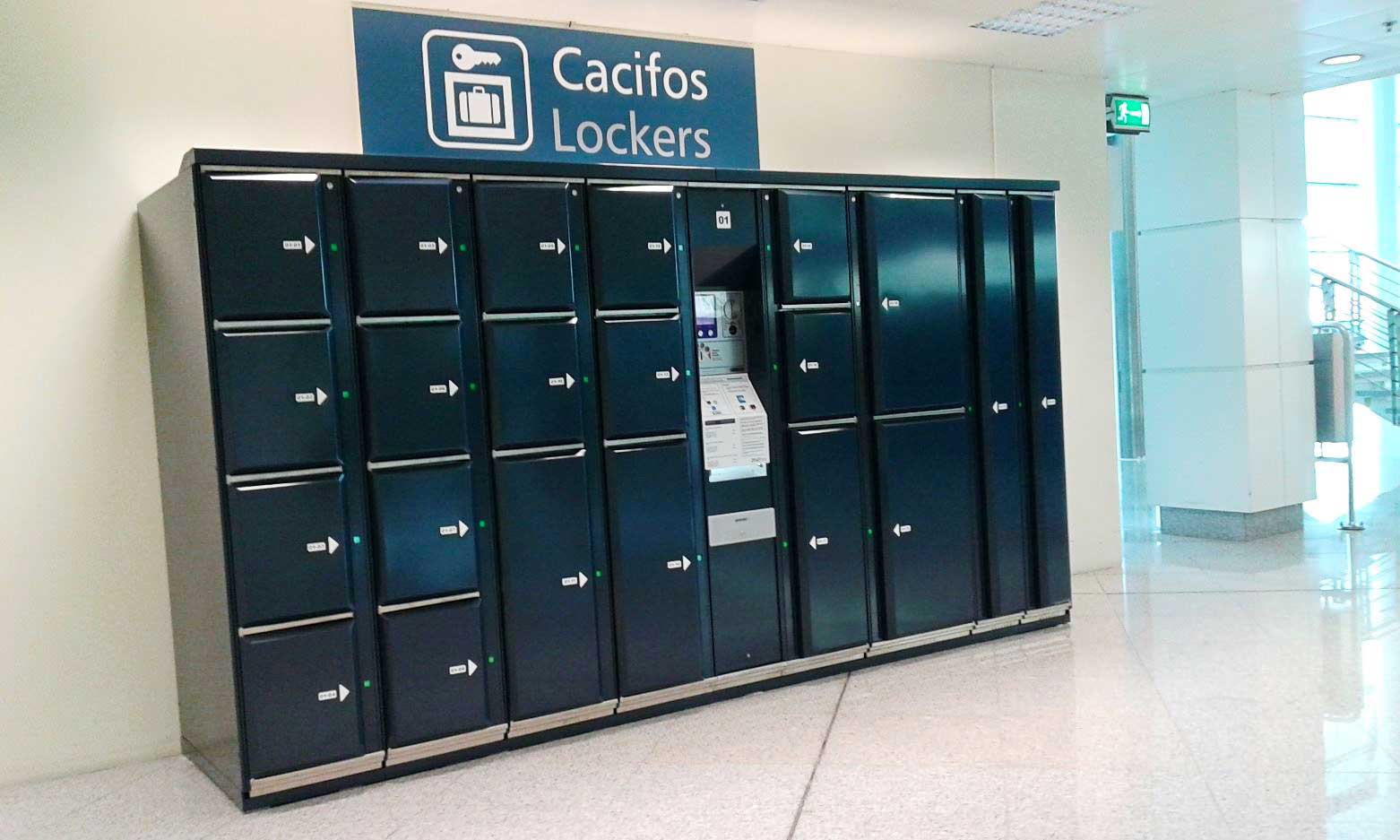 Lockers at Sá Carneiro Airport in Porto