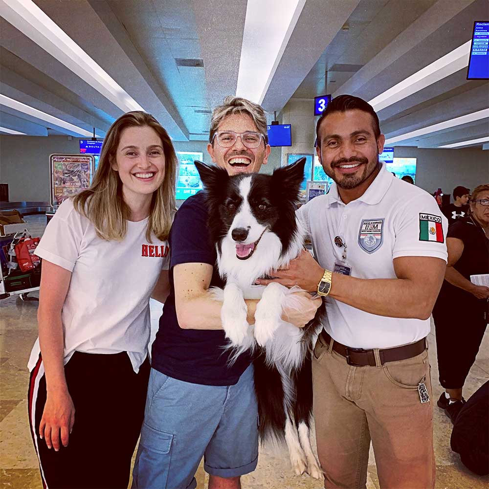Sara, Pedro and Rafa with the person responsible for passport control on arrival in Cancún