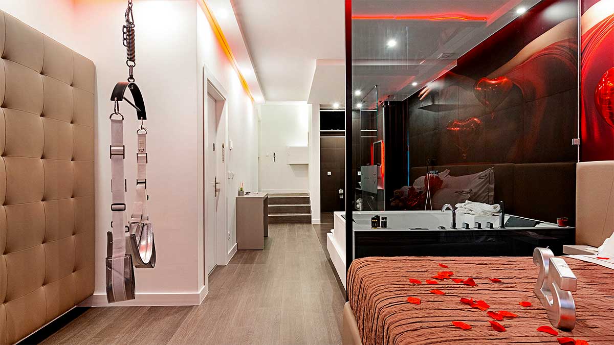 Suite Lux com baloiço suspenso e jacuzzi, no Motel Alto de Valongo