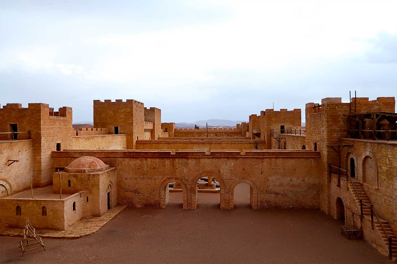 Vista dos estúdios CLA em Ouarzazate, Marrocos
