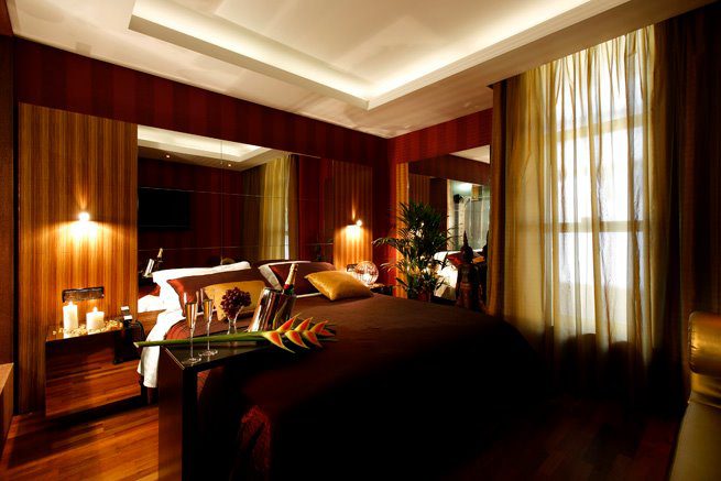 Vista da zona de dormir da suite Bali, no Motel Flamingo
