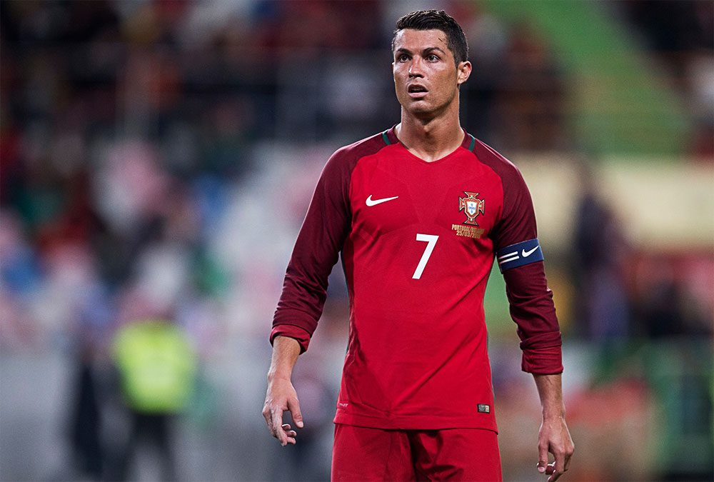 Cristiano Ronaldo, jogador português de futebol, nascido na Madeira.