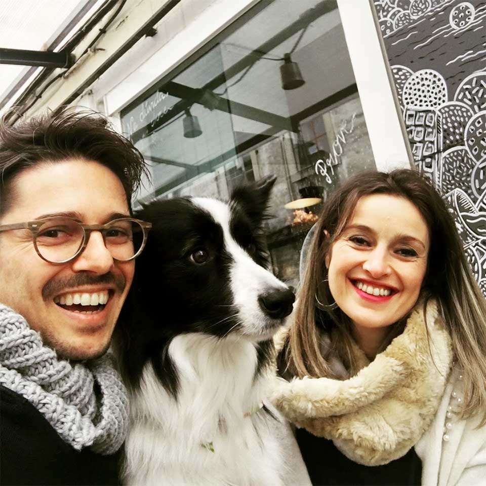 Pedro, Rafa e Sara numa esplanada do LX Factory em Lisboa