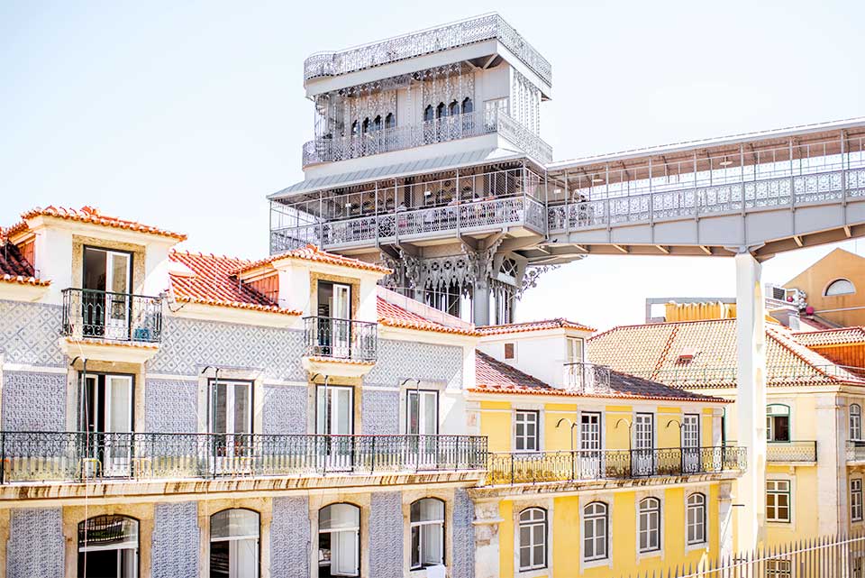 Vista para o Elevador de Santa Justa, na Baixa de Lisboa.