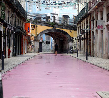 Pink Street, a Rua Cor de Rosa, em Lisboa.